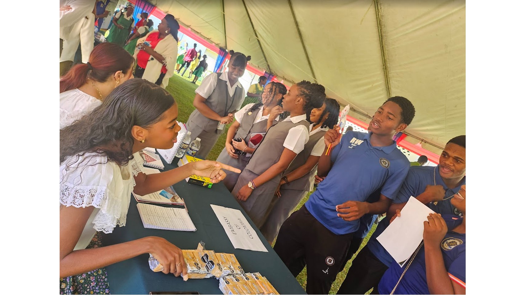 Día del español en Shortwood Teacher’s College promovido por la Embajada de Colombia en Jamaica